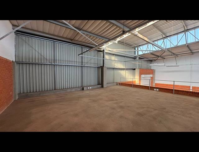 793M² WAREHOUSE TO LET IN LONGLAKE